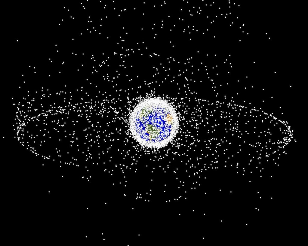 从地球同步轨道(GEO)外看到的太空碎片群