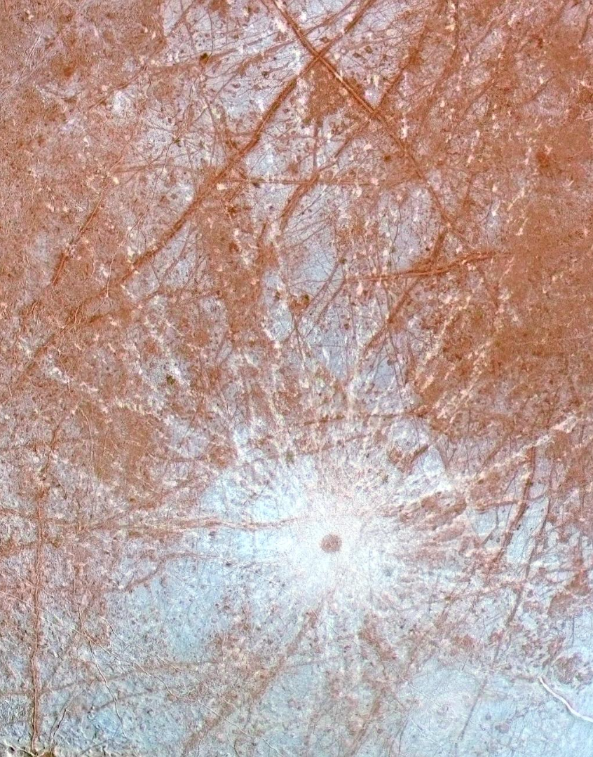 皮威尔撞击坑(一个木星卫星木卫二上的撞击坑,被认为是木卫二上最年轻的地理特征之一)